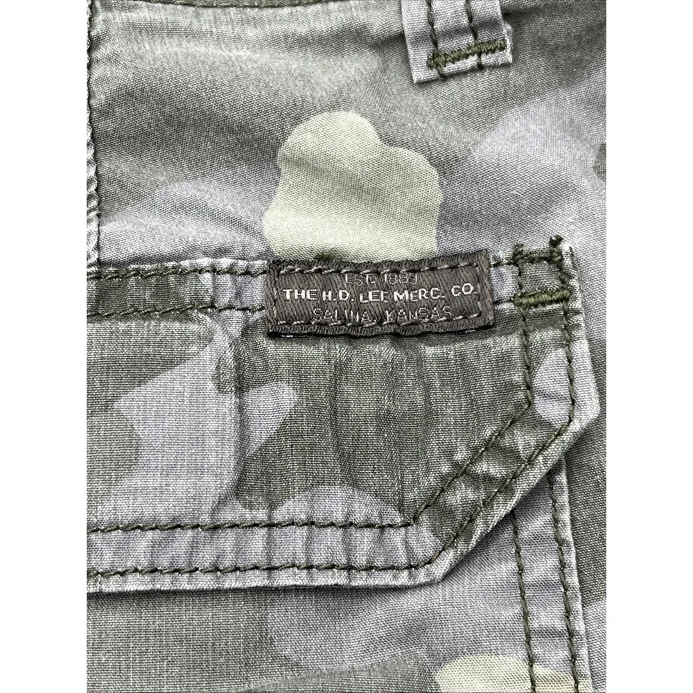 Lee Extreme Motion Camo Cargo Shorts Mens Size 33